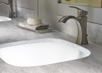 Серая столешница из искусственного камня