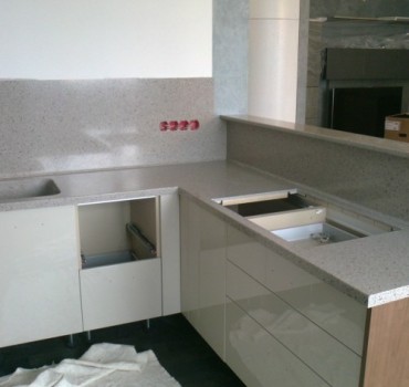 Изделие на кухню из искусственного камня Samsung Staron PB812 Pebble Beach  