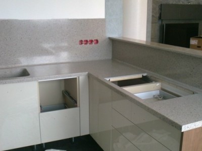 Изделие на кухню из искусственного камня Samsung Staron PB812 Pebble Beach  