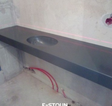 Столешница из камня Samsung Staron Steel с вакуумформованной раковиной в ванную Столешница из камня Samsung Staron Steel с вакуумформованной раковиной в ванную