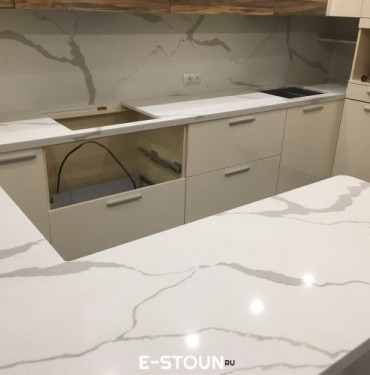 Столешница на кухню из кварцевого камня Samsung Radianz MW123 Monaco White Столешница на кухню из кварцевого камня Samsung Radianz MW123 Monaco White