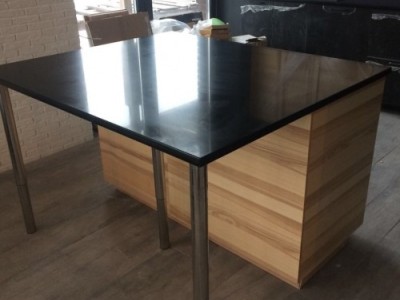 Установка столешницы из кварцевого агломерата Samsung Radianz Mauna Loa Black MB990: фото и видео с монтажа