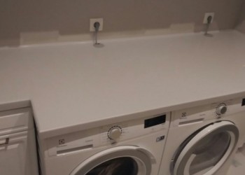 Столешница из искусственного камня Corian Pearl Grey в постирочную