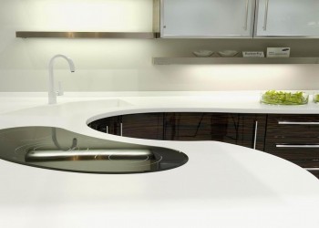  Угловая столешница из искусственного камня