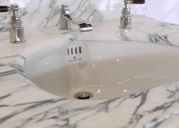 Мраморная столешница для ванной