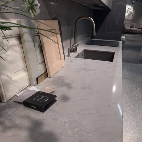 Кварцевый агломерат Avant 7040 Калакатта Бомениль