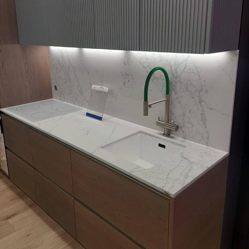 Кварцевый агломерат Avant 7080 Калакатта Пьерфон