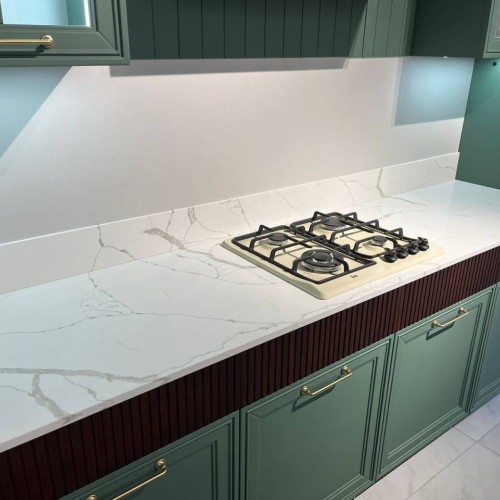 Кварцевый агломерат Avant 7400 Калакатта Дофине