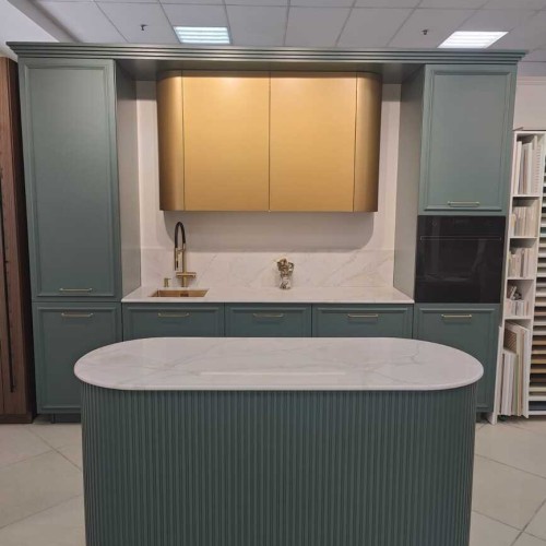 Кварцевый агломерат Avant 7550 Калакатта Канны Голд