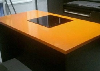 Преимущества барных стоек и стоек ресепшн из искусственного камня