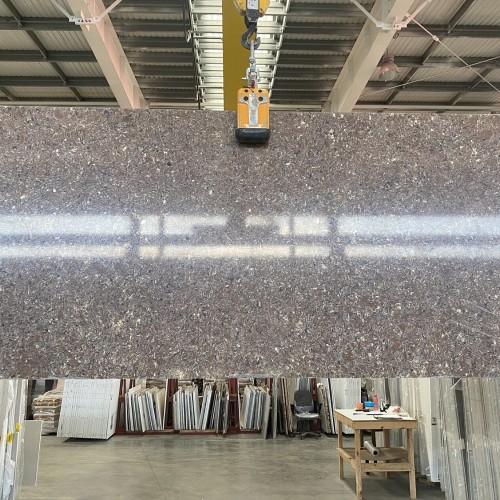 Кварцевый агломерат Radianz Wilshire Amber WA389