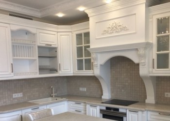 Столешница из кварцевого агломерата Caeserstone 5212 taj royale: фигурная кромка, остров.