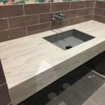 Изделие для ванной из искусственного камня Grandex M710 с "литой" мойкой Изделие для ванной из искусственного камня Grandex M710 с "литой" мойкой