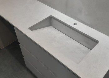 Щелевая раковина из кварцевого агломерата 