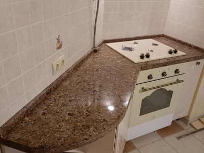 Столешницы для кухни из кварцевого агломерата Samsung Radianz Wilshire Amber WA389