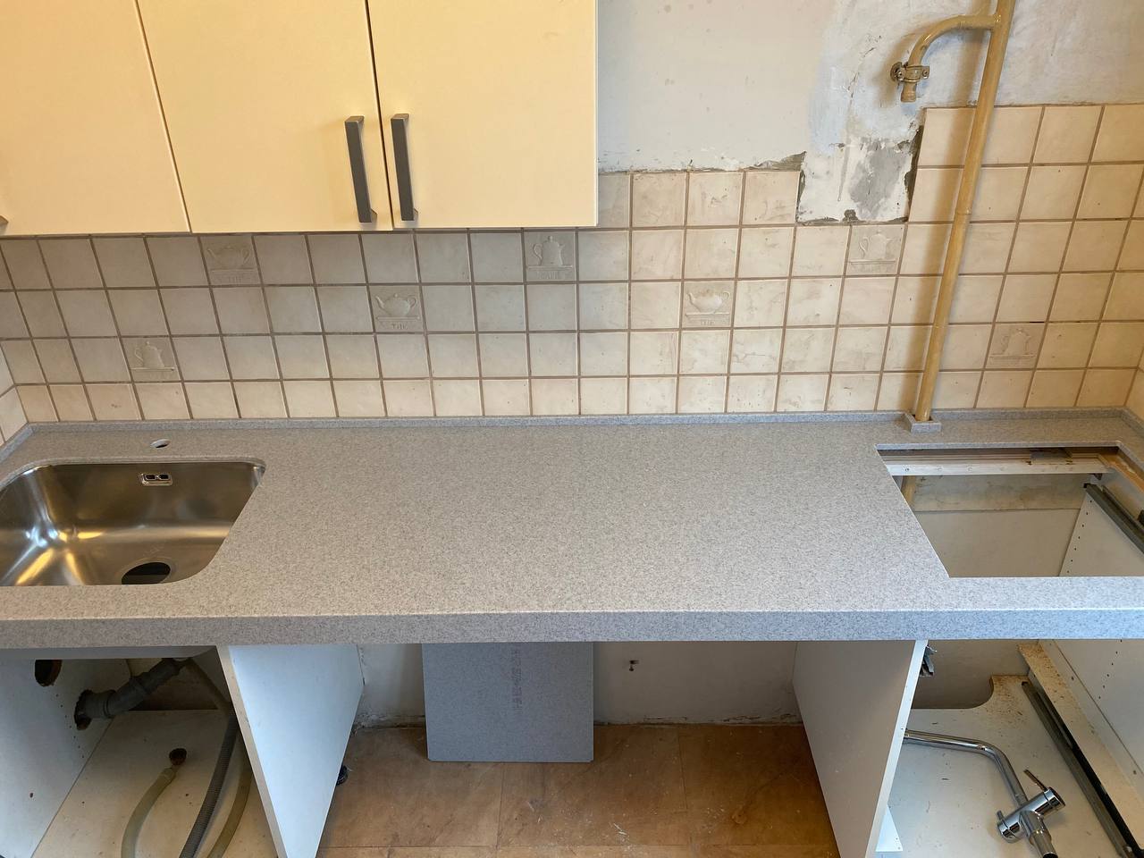 Столешница Hanex D007 Mist после монтажа — Чертановская улица