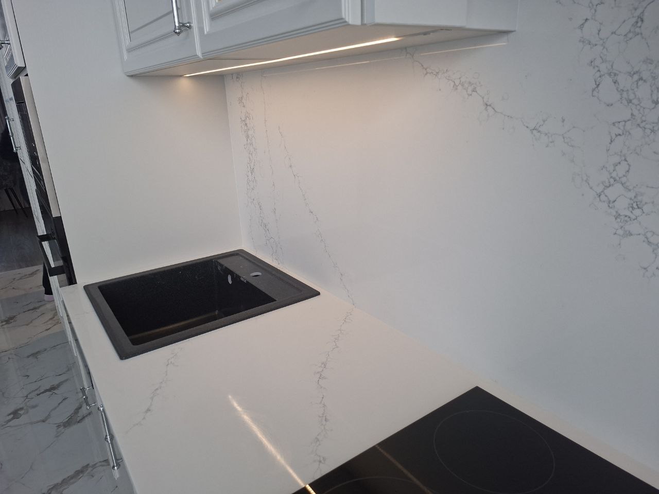 Разделочные доски из кварца Аварус Москва Белокаменная в подарок к заказу столешницы