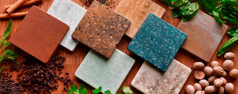 Пример образцов акрилового камня: с таким образцами выезжает к клиентам наш замерщик