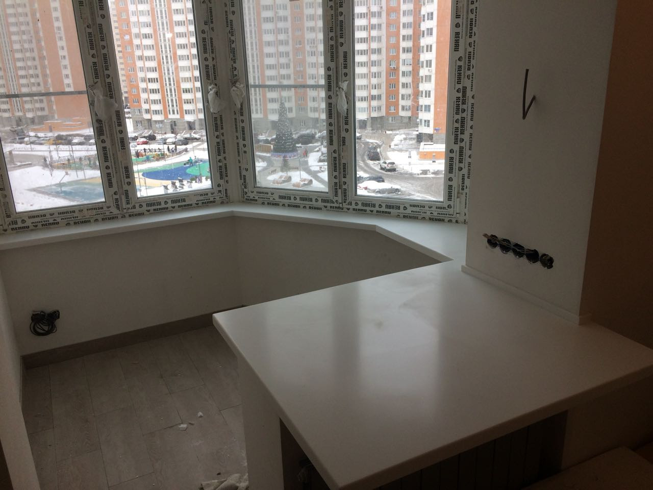 Подоконник из камня на балкон: цена и фотографии Подоконник из камня на балкон: цена и фотографии. Производитель компания e-stoun.ru