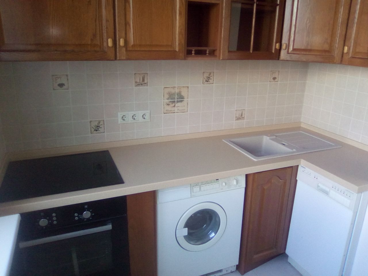 Г-оюразная столешница из искуственного камня Tristone S107 Peach Tree: толщина 40 мм, кромка 